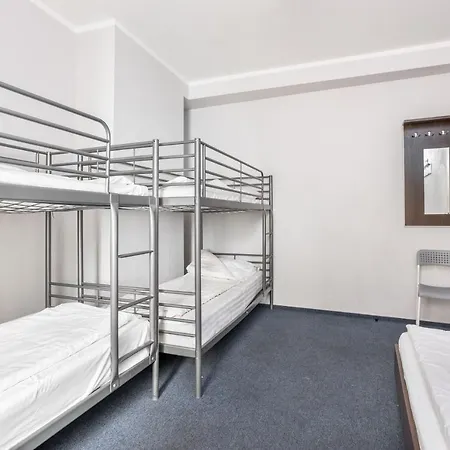 Shick Hostel *