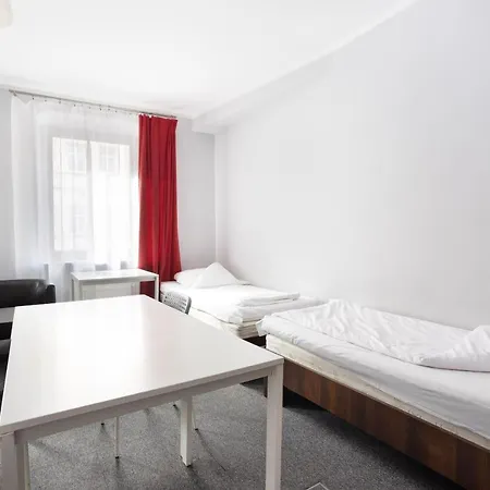 Hostel Shick *